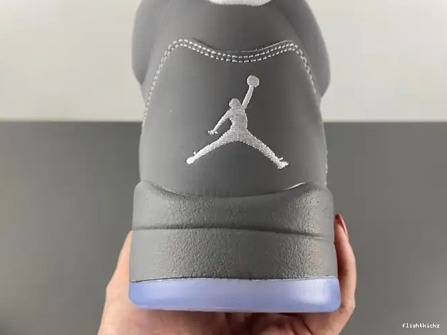 Grey Air Jordan Wolf Retro 136027-005 5 0516